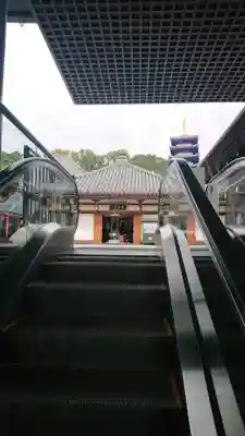 中山寺の本殿・本堂