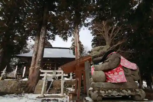 高司神社〜むすびの神の鎮まる社〜の狛犬