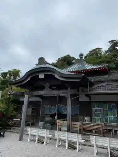 津照寺の本殿