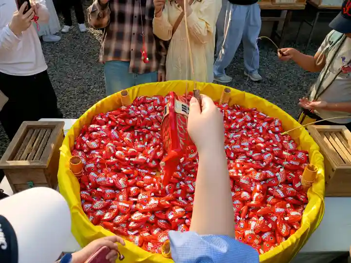 川越氷川神社の{uncategorized: "未分類", other: "その他", undefined: "問題あり", building: "その他建物", grave: "お墓", sacred_gate: "鳥居", guardian: "狛犬", statue: "像", buddha: "仏像", history: "歴史", nature: "自然", garden: "庭園", animal: "動物", pagoda: "塔", temizu: "手水舎", mountain_gate: "山門・神門", sanctuary: "本殿・本堂", subordinate: "末社・摂社", art: "芸術", scenery: "景色", jizo: "地蔵", ema: "絵馬", goshuin: "御朱印", omikuji: "おみくじ", items: "授与品その他", amulet: "お守り", goshuincho: "御朱印帳", eats: "食事", festival: "お祭り", votive_dance: "神楽", shichigosan: "七五三参", wedding: "結婚式", experience: "体験その他", initially: "初詣", around: "周辺", anti_infection: "感染症対策"}