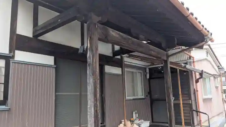 法華寺の本殿・本堂