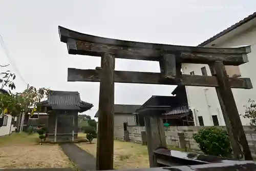 越峠荒神社の鳥居