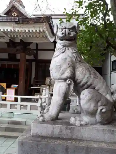 鳥越神社の狛犬