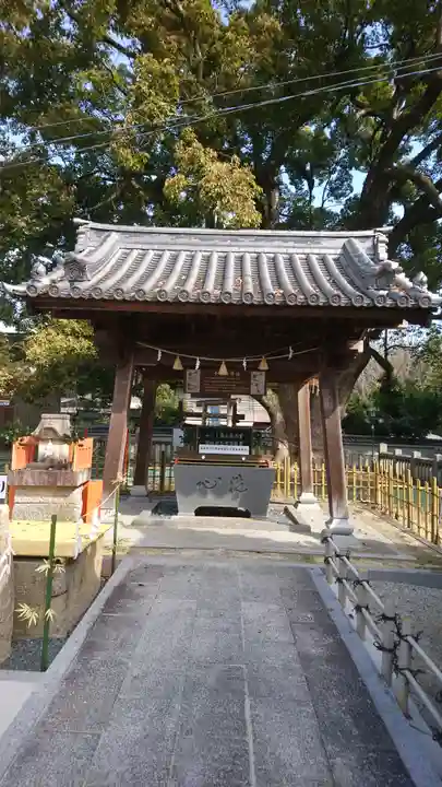 冠纓神社の手水舎