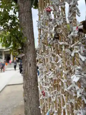 難波八阪神社の{uncategorized: "未分類", other: "その他", undefined: "問題あり", building: "その他建物", grave: "お墓", sacred_gate: "鳥居", guardian: "狛犬", statue: "像", buddha: "仏像", history: "歴史", nature: "自然", garden: "庭園", animal: "動物", pagoda: "塔", temizu: "手水舎", mountain_gate: "山門・神門", sanctuary: "本殿・本堂", subordinate: "末社・摂社", art: "芸術", scenery: "景色", jizo: "地蔵", ema: "絵馬", goshuin: "御朱印", omikuji: "おみくじ", items: "授与品その他", amulet: "お守り", goshuincho: "御朱印帳", eats: "食事", festival: "お祭り", votive_dance: "神楽", shichigosan: "七五三参", wedding: "結婚式", experience: "体験その他", initially: "初詣", around: "周辺", anti_infection: "感染症対策"}