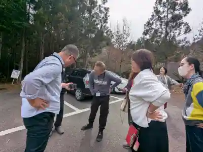 鴨神社(皇大神宮摂社)の{uncategorized: "未分類", other: "その他", undefined: "問題あり", building: "その他建物", grave: "お墓", sacred_gate: "鳥居", guardian: "狛犬", statue: "像", buddha: "仏像", history: "歴史", nature: "自然", garden: "庭園", animal: "動物", pagoda: "塔", temizu: "手水舎", mountain_gate: "山門・神門", sanctuary: "本殿・本堂", subordinate: "末社・摂社", art: "芸術", scenery: "景色", jizo: "地蔵", ema: "絵馬", goshuin: "御朱印", omikuji: "おみくじ", items: "授与品その他", amulet: "お守り", goshuincho: "御朱印帳", eats: "食事", festival: "お祭り", votive_dance: "神楽", shichigosan: "七五三参", wedding: "結婚式", experience: "体験その他", initially: "初詣", around: "周辺", anti_infection: "感染症対策"}