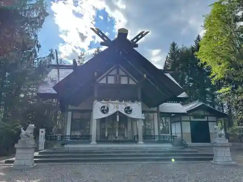 足寄神社の{uncategorized: "未分類", other: "その他", undefined: "問題あり", building: "その他建物", grave: "お墓", sacred_gate: "鳥居", guardian: "狛犬", statue: "像", buddha: "仏像", history: "歴史", nature: "自然", garden: "庭園", animal: "動物", pagoda: "塔", temizu: "手水舎", mountain_gate: "山門・神門", sanctuary: "本殿・本堂", subordinate: "末社・摂社", art: "芸術", scenery: "景色", jizo: "地蔵", ema: "絵馬", goshuin: "御朱印", omikuji: "おみくじ", items: "授与品その他", amulet: "お守り", goshuincho: "御朱印帳", eats: "食事", festival: "お祭り", votive_dance: "神楽", shichigosan: "七五三参", wedding: "結婚式", experience: "体験その他", initially: "初詣", around: "周辺", anti_infection: "感染症対策"}