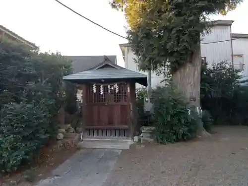 健田須賀神社の末社