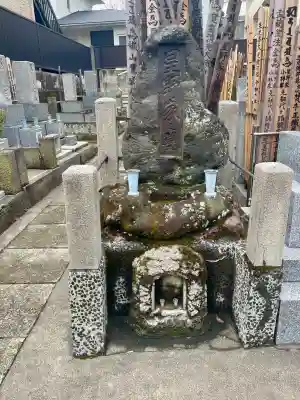 大龍寺の{uncategorized: "未分類", other: "その他", undefined: "問題あり", building: "その他建物", grave: "お墓", sacred_gate: "鳥居", guardian: "狛犬", statue: "像", buddha: "仏像", history: "歴史", nature: "自然", garden: "庭園", animal: "動物", pagoda: "塔", temizu: "手水舎", mountain_gate: "山門・神門", sanctuary: "本殿・本堂", subordinate: "末社・摂社", art: "芸術", scenery: "景色", jizo: "地蔵", ema: "絵馬", goshuin: "御朱印", omikuji: "おみくじ", items: "授与品その他", amulet: "お守り", goshuincho: "御朱印帳", eats: "食事", festival: "お祭り", votive_dance: "神楽", shichigosan: "七五三参", wedding: "結婚式", experience: "体験その他", initially: "初詣", around: "周辺", anti_infection: "感染症対策"}
