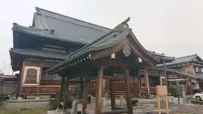 誕生寺の本殿・本堂