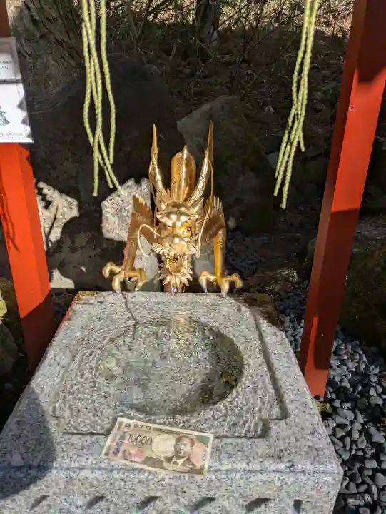 日光二荒山神社の{uncategorized: "未分類", other: "その他", undefined: "問題あり", building: "その他建物", grave: "お墓", sacred_gate: "鳥居", guardian: "狛犬", statue: "像", buddha: "仏像", history: "歴史", nature: "自然", garden: "庭園", animal: "動物", pagoda: "塔", temizu: "手水舎", mountain_gate: "山門・神門", sanctuary: "本殿・本堂", subordinate: "末社・摂社", art: "芸術", scenery: "景色", jizo: "地蔵", ema: "絵馬", goshuin: "御朱印", omikuji: "おみくじ", items: "授与品その他", amulet: "お守り", goshuincho: "御朱印帳", eats: "食事", festival: "お祭り", votive_dance: "神楽", shichigosan: "七五三参", wedding: "結婚式", experience: "体験その他", initially: "初詣", around: "周辺", anti_infection: "感染症対策"}