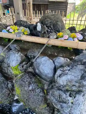 湯倉神社の手水舎