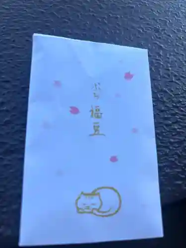 小野照崎神社の{uncategorized: "未分類", other: "その他", undefined: "問題あり", building: "その他建物", grave: "お墓", sacred_gate: "鳥居", guardian: "狛犬", statue: "像", buddha: "仏像", history: "歴史", nature: "自然", garden: "庭園", animal: "動物", pagoda: "塔", temizu: "手水舎", mountain_gate: "山門・神門", sanctuary: "本殿・本堂", subordinate: "末社・摂社", art: "芸術", scenery: "景色", jizo: "地蔵", ema: "絵馬", goshuin: "御朱印", omikuji: "おみくじ", items: "授与品その他", amulet: "お守り", goshuincho: "御朱印帳", eats: "食事", festival: "お祭り", votive_dance: "神楽", shichigosan: "七五三参", wedding: "結婚式", experience: "体験その他", initially: "初詣", around: "周辺", anti_infection: "感染症対策"}