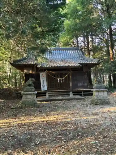 高尾神社の{uncategorized: "未分類", other: "その他", undefined: "問題あり", building: "その他建物", grave: "お墓", sacred_gate: "鳥居", guardian: "狛犬", statue: "像", buddha: "仏像", history: "歴史", nature: "自然", garden: "庭園", animal: "動物", pagoda: "塔", temizu: "手水舎", mountain_gate: "山門・神門", sanctuary: "本殿・本堂", subordinate: "末社・摂社", art: "芸術", scenery: "景色", jizo: "地蔵", ema: "絵馬", goshuin: "御朱印", omikuji: "おみくじ", items: "授与品その他", amulet: "お守り", goshuincho: "御朱印帳", eats: "食事", festival: "お祭り", votive_dance: "神楽", shichigosan: "七五三参", wedding: "結婚式", experience: "体験その他", initially: "初詣", around: "周辺", anti_infection: "感染症対策"}