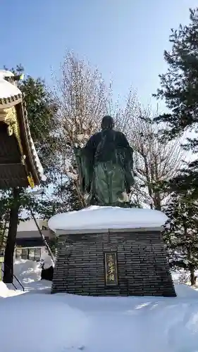 妙法寺の像