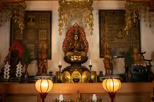 神谷山持明院の本殿・本堂