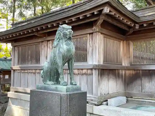 鈴休神社の狛犬