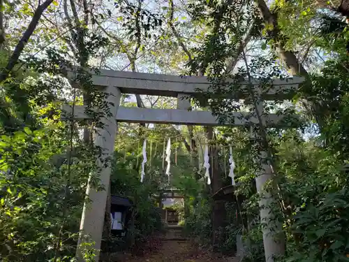 頼政神社の鳥居