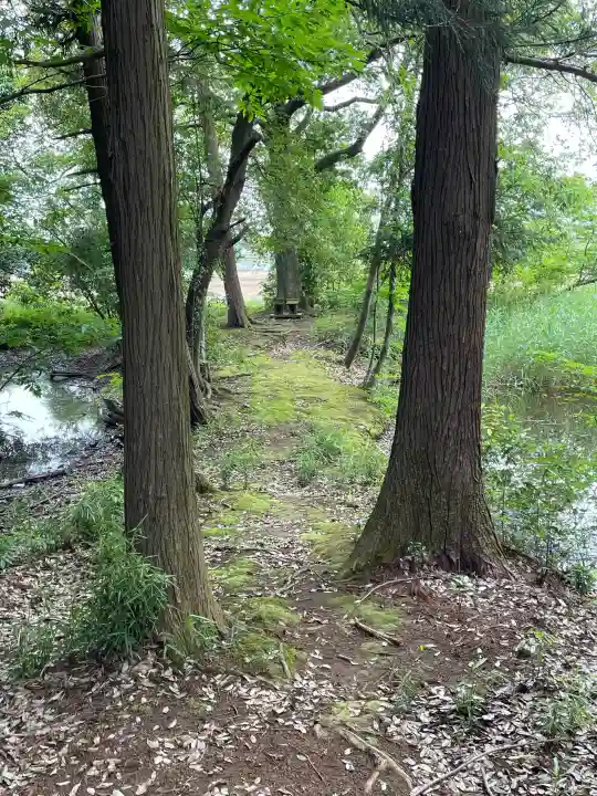 三蔵神社の{uncategorized: "未分類", other: "その他", undefined: "問題あり", building: "その他建物", grave: "お墓", sacred_gate: "鳥居", guardian: "狛犬", statue: "像", buddha: "仏像", history: "歴史", nature: "自然", garden: "庭園", animal: "動物", pagoda: "塔", temizu: "手水舎", mountain_gate: "山門・神門", sanctuary: "本殿・本堂", subordinate: "末社・摂社", art: "芸術", scenery: "景色", jizo: "地蔵", ema: "絵馬", goshuin: "御朱印", omikuji: "おみくじ", items: "授与品その他", amulet: "お守り", goshuincho: "御朱印帳", eats: "食事", festival: "お祭り", votive_dance: "神楽", shichigosan: "七五三参", wedding: "結婚式", experience: "体験その他", initially: "初詣", around: "周辺", anti_infection: "感染症対策"}