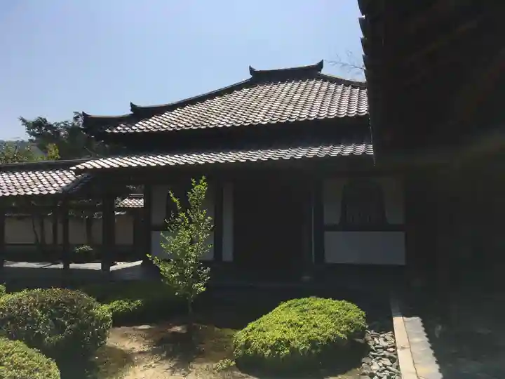 鹿王院の本殿・本堂