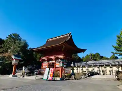 美濃國一宮　南宮大社の山門・神門