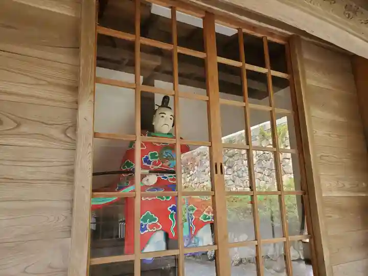 八幡神社(志方八幡神社)の像