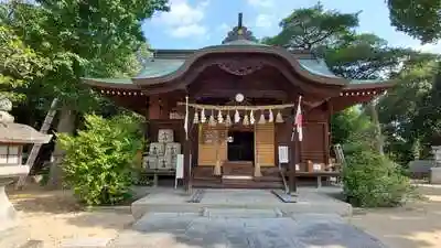 平石井神社の本殿
