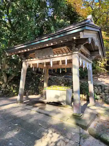 石船神社（岩船神社）の手水舎
