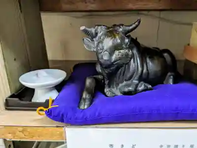 彌彦神社　(伊夜日子神社)の像