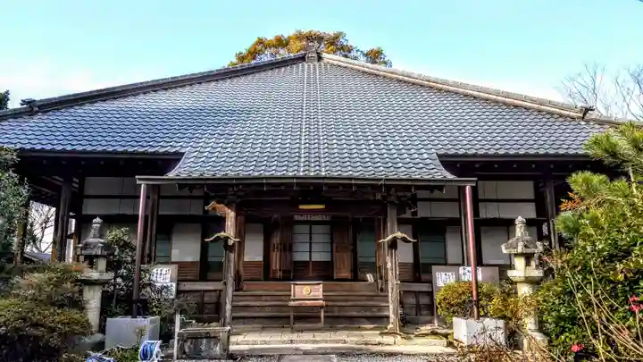守綱寺の本殿・本堂