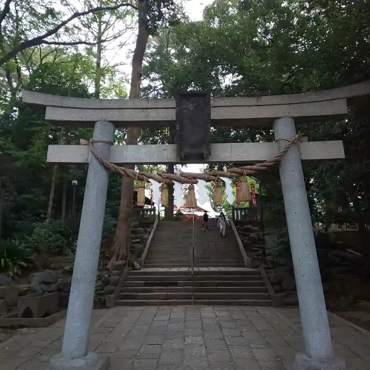 世田谷八幡宮の鳥居