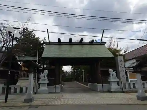 北見神社の山門