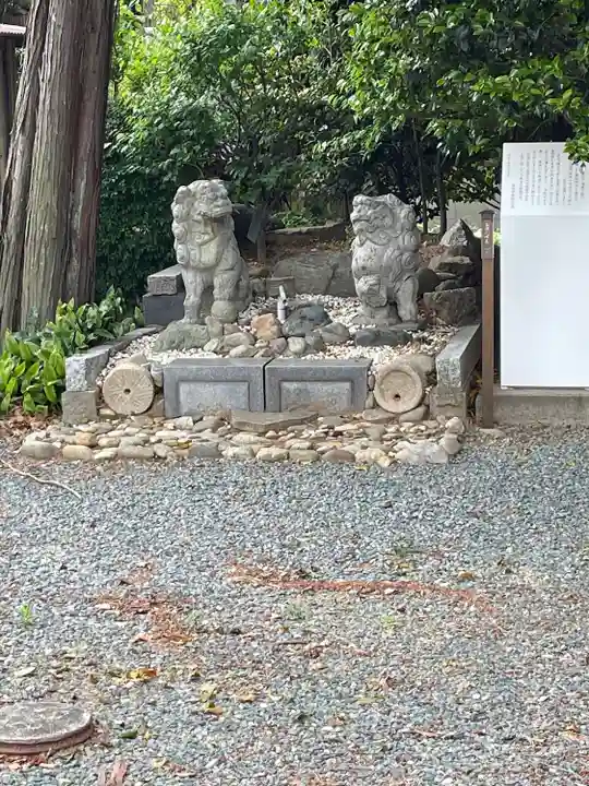 諏訪神社の狛犬