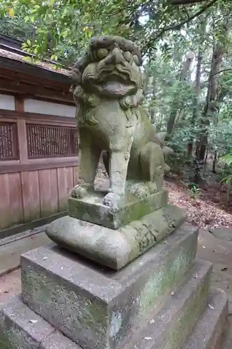 往馬坐伊古麻都比古神社の狛犬