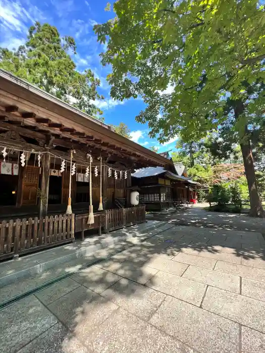 蠶養國神社の本殿