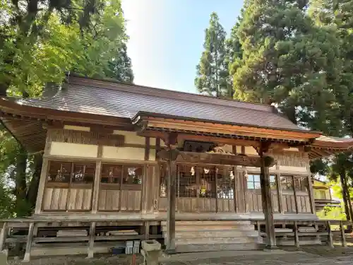 神明社の{uncategorized: "未分類", other: "その他", undefined: "問題あり", building: "その他建物", grave: "お墓", sacred_gate: "鳥居", guardian: "狛犬", statue: "像", buddha: "仏像", history: "歴史", nature: "自然", garden: "庭園", animal: "動物", pagoda: "塔", temizu: "手水舎", mountain_gate: "山門・神門", sanctuary: "本殿・本堂", subordinate: "末社・摂社", art: "芸術", scenery: "景色", jizo: "地蔵", ema: "絵馬", goshuin: "御朱印", omikuji: "おみくじ", items: "授与品その他", amulet: "お守り", goshuincho: "御朱印帳", eats: "食事", festival: "お祭り", votive_dance: "神楽", shichigosan: "七五三参", wedding: "結婚式", experience: "体験その他", initially: "初詣", around: "周辺", anti_infection: "感染症対策"}