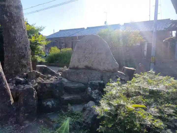 九所神社の{uncategorized: "未分類", other: "その他", undefined: "問題あり", building: "その他建物", grave: "お墓", sacred_gate: "鳥居", guardian: "狛犬", statue: "像", buddha: "仏像", history: "歴史", nature: "自然", garden: "庭園", animal: "動物", pagoda: "塔", temizu: "手水舎", mountain_gate: "山門・神門", sanctuary: "本殿・本堂", subordinate: "末社・摂社", art: "芸術", scenery: "景色", jizo: "地蔵", ema: "絵馬", goshuin: "御朱印", omikuji: "おみくじ", items: "授与品その他", amulet: "お守り", goshuincho: "御朱印帳", eats: "食事", festival: "お祭り", votive_dance: "神楽", shichigosan: "七五三参", wedding: "結婚式", experience: "体験その他", initially: "初詣", around: "周辺", anti_infection: "感染症対策"}