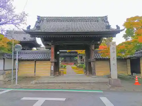 專福寺の山門