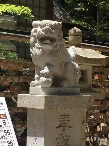  川上山若宮八幡宮の狛犬