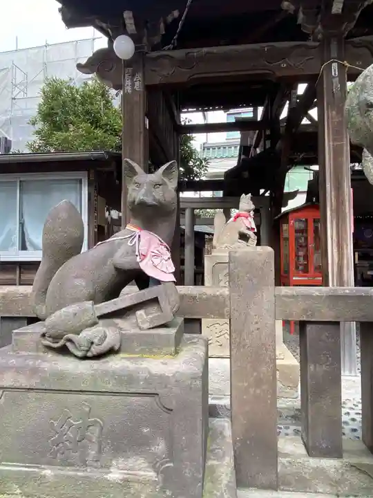被官稲荷神社の狛犬