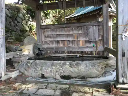 巣守神社の手水舎