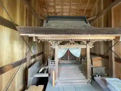 八坂神社 (日野町木津)の{uncategorized: "未分類", other: "その他", undefined: "問題あり", building: "その他建物", grave: "お墓", sacred_gate: "鳥居", guardian: "狛犬", statue: "像", buddha: "仏像", history: "歴史", nature: "自然", garden: "庭園", animal: "動物", pagoda: "塔", temizu: "手水舎", mountain_gate: "山門・神門", sanctuary: "本殿・本堂", subordinate: "末社・摂社", art: "芸術", scenery: "景色", jizo: "地蔵", ema: "絵馬", goshuin: "御朱印", omikuji: "おみくじ", items: "授与品その他", amulet: "お守り", goshuincho: "御朱印帳", eats: "食事", festival: "お祭り", votive_dance: "神楽", shichigosan: "七五三参", wedding: "結婚式", experience: "体験その他", initially: "初詣", around: "周辺", anti_infection: "感染症対策"}