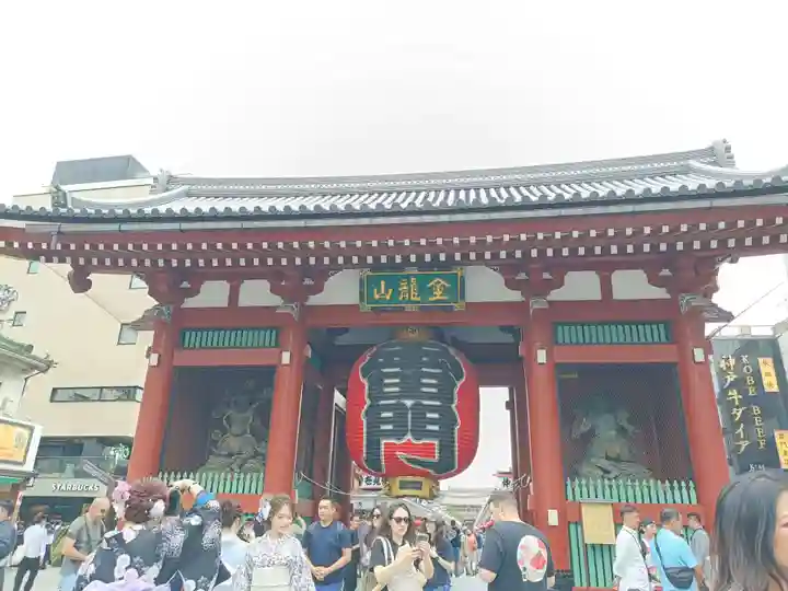 浅草寺の山門・神門