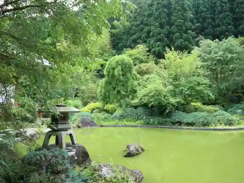 久安寺の庭園