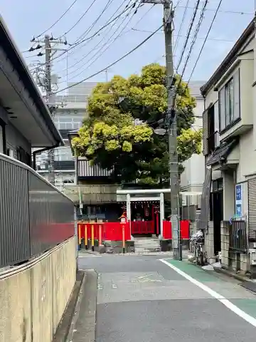 馬場子育稲荷神社の{uncategorized: "未分類", other: "その他", undefined: "問題あり", building: "その他建物", grave: "お墓", sacred_gate: "鳥居", guardian: "狛犬", statue: "像", buddha: "仏像", history: "歴史", nature: "自然", garden: "庭園", animal: "動物", pagoda: "塔", temizu: "手水舎", mountain_gate: "山門・神門", sanctuary: "本殿・本堂", subordinate: "末社・摂社", art: "芸術", scenery: "景色", jizo: "地蔵", ema: "絵馬", goshuin: "御朱印", omikuji: "おみくじ", items: "授与品その他", amulet: "お守り", goshuincho: "御朱印帳", eats: "食事", festival: "お祭り", votive_dance: "神楽", shichigosan: "七五三参", wedding: "結婚式", experience: "体験その他", initially: "初詣", around: "周辺", anti_infection: "感染症対策"}