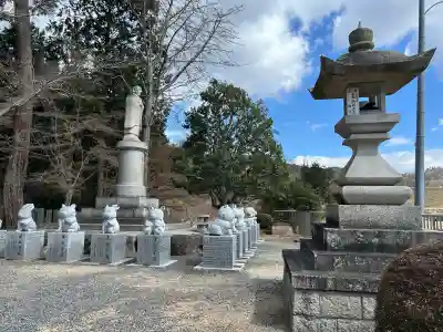 龍泉寺の{uncategorized: "未分類", other: "その他", undefined: "問題あり", building: "その他建物", grave: "お墓", sacred_gate: "鳥居", guardian: "狛犬", statue: "像", buddha: "仏像", history: "歴史", nature: "自然", garden: "庭園", animal: "動物", pagoda: "塔", temizu: "手水舎", mountain_gate: "山門・神門", sanctuary: "本殿・本堂", subordinate: "末社・摂社", art: "芸術", scenery: "景色", jizo: "地蔵", ema: "絵馬", goshuin: "御朱印", omikuji: "おみくじ", items: "授与品その他", amulet: "お守り", goshuincho: "御朱印帳", eats: "食事", festival: "お祭り", votive_dance: "神楽", shichigosan: "七五三参", wedding: "結婚式", experience: "体験その他", initially: "初詣", around: "周辺", anti_infection: "感染症対策"}