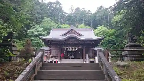 義經神社の本殿