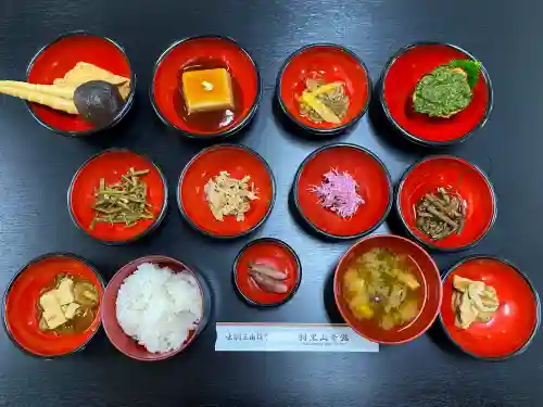 出羽神社(出羽三山神社)～三神合祭殿～の食事