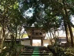 瀧谷寺の山門