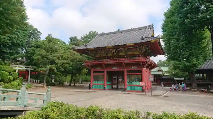 根津神社の山門・神門
